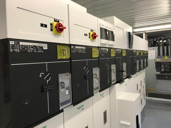 Cellules et tableaux électriques pour installations industrielles et tertiaires