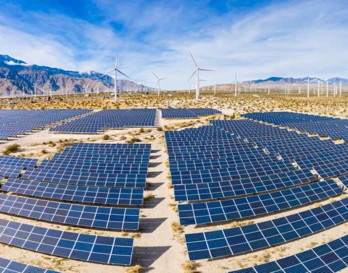 Parc solaire raccordé aux infrastructures électriques