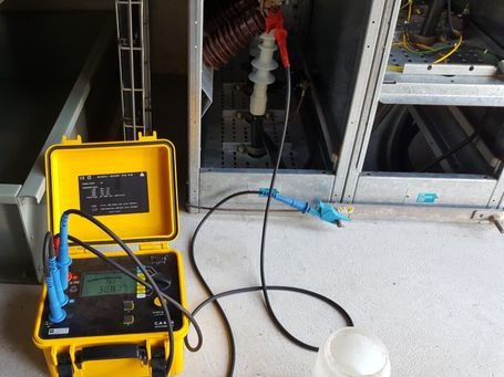 Appareil de contrôle utilisé pour la maintenance électrique